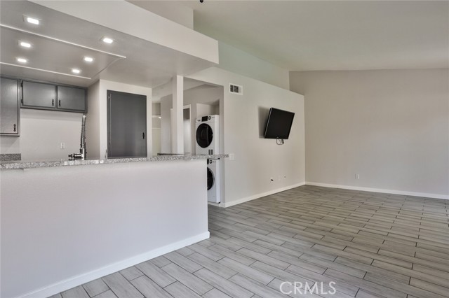 Detail Gallery Image 8 of 44 For 768 La Tierra St #I202,  Corona,  CA 92879 - 2 Beds | 2 Baths