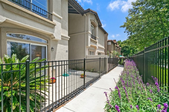 Detail Gallery Image 4 of 39 For 8 Veneto Ln, Aliso Viejo,  CA 92656 - 3 Beds | 2/1 Baths