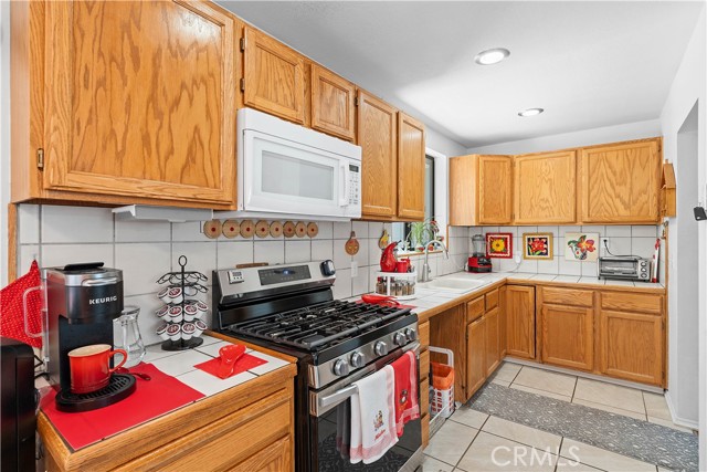 1876 Sparrow Road, Wrightwood CA: https://media.crmls.org/medias/411bbb34-30de-4601-9bf4-e559d8badfa9.jpg