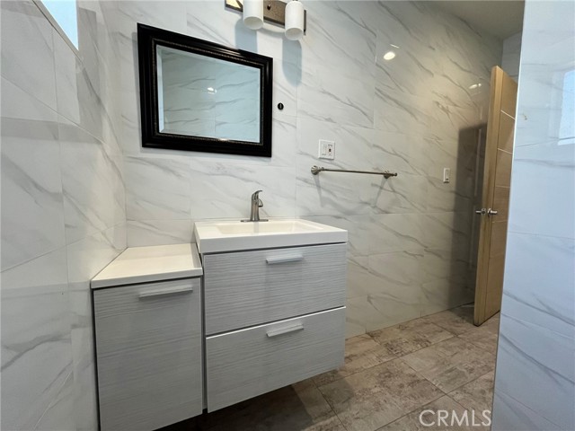 Front Image Thumbnail for CRSR26064446