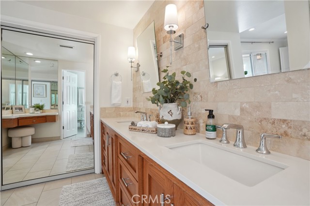 13811 Palace Way, Tustin CA: https://media.crmls.org/medias/411cb339-3cb1-4590-92ee-2327c0f0f0d3.jpg