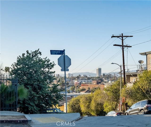 Detail Gallery Image 40 of 63 For 4562 Lomita, Los Angeles,  CA 90019 - 3 Beds | 2 Baths