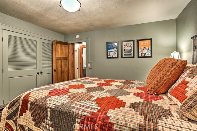 Detail Gallery Image 22 of 30 For 26637 Lake Forest Dr, Twin Peaks,  CA 92391 - 2 Beds | 2/1 Baths