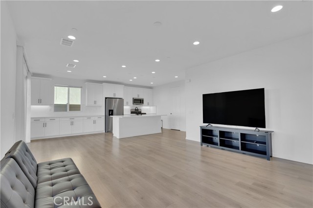 Detail Gallery Image 5 of 44 For 23798 Solaris Ct, Corona,  CA 92883 - 4 Beds | 3 Baths