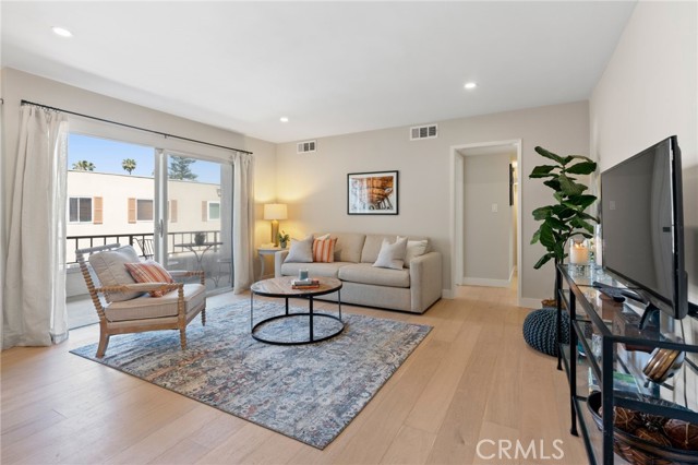 Detail Gallery Image 10 of 26 For 10707 Camarillo St #314,  North Hollywood,  CA 91602 - 2 Beds | 2 Baths