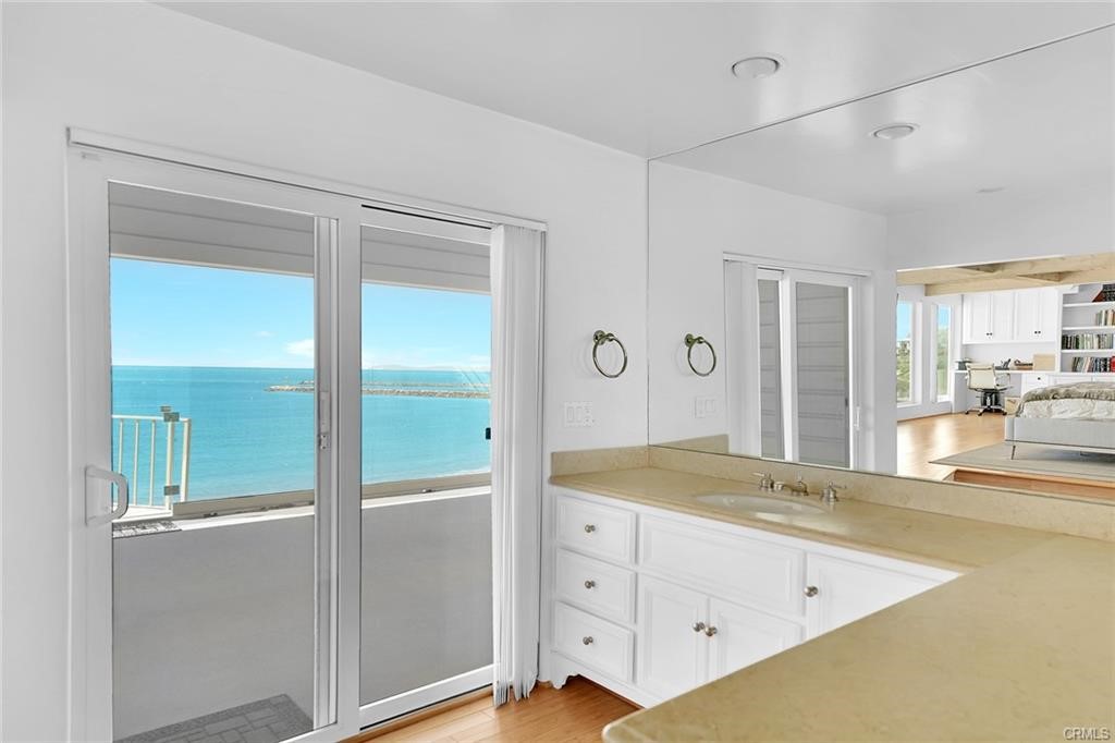 Detail Gallery Image 17 of 24 For 3329 Ocean Bld, Corona Del Mar,  CA 92625 - 2 Beds | 2/1 Baths