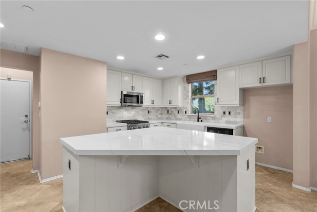 Detail Gallery Image 13 of 45 For 20433 Paseo Cresta, Porter Ranch,  CA 91326 - 2 Beds | 3 Baths