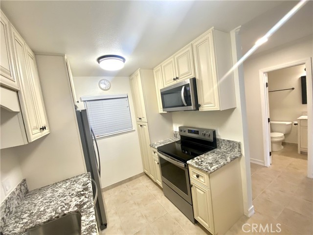 250 The Village, Redondo Beach, California 90277, ,1 BathroomBathrooms,Residential,Sold,The Village,PV23055126