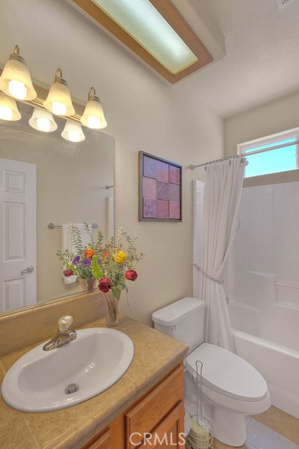 15095 Douglas Street, Apple Valley CA: https://media.crmls.org/medias/411fa652-4578-42fe-afde-86057ee0c9e1.jpg