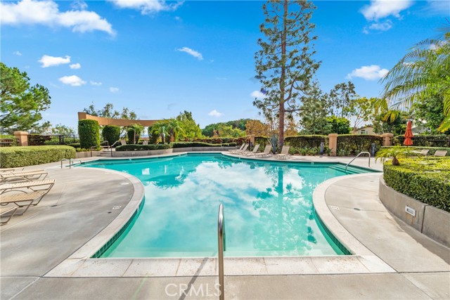 68 Verdin Lane, Aliso Viejo CA: https://media.crmls.org/medias/4121d235-524c-421a-aece-d2c774a6b2b8.jpg