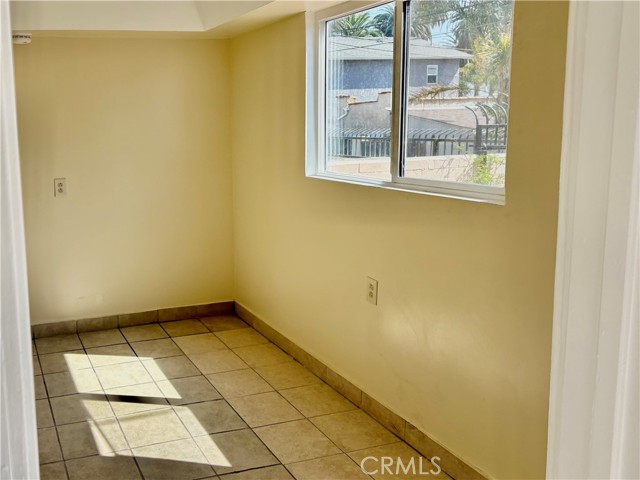Detail Gallery Image 9 of 9 For 10518 S Vermont Ave, Los Angeles,  CA 90044 - 1 Beds | 1 Baths