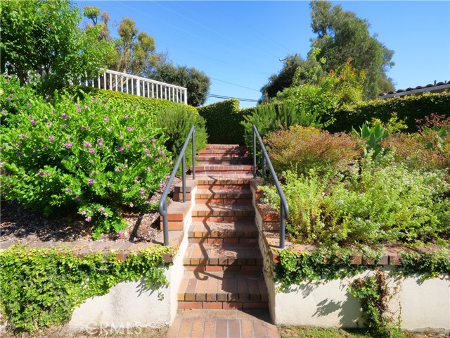 1300 Granvia Altamira, Palos Verdes Estates CA: https://media.crmls.org/medias/41222ab9-c102-4df2-ada7-2225921f5820.jpg