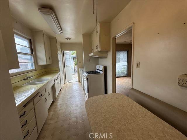 Image 5 of 34 For 863 Vanhorn Avenue