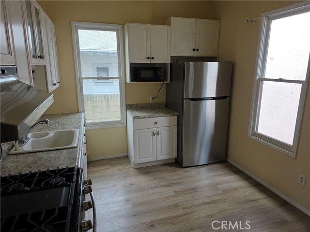 Detail Gallery Image 5 of 7 For 281 N Grand, Orange,  CA 92866 - 3 Beds | 2 Baths