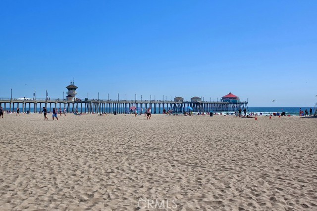 Detail Gallery Image 30 of 33 For 19203 Tideline Ct., Huntington Beach,  CA 92648 - 4 Beds | 2/1 Baths