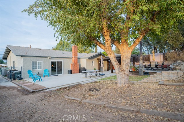 BACK YARD VIEW OF PATIO AREA