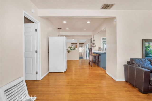 Detail Gallery Image 15 of 41 For 829 Cooper Ave, Los Angeles,  CA 90042 - 6 Beds | 3 Baths