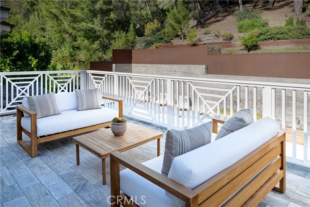 Detail Gallery Image 44 of 59 For 2520 La Condesa Dr, Los Angeles,  CA 90049 - 5 Beds | 6 Baths