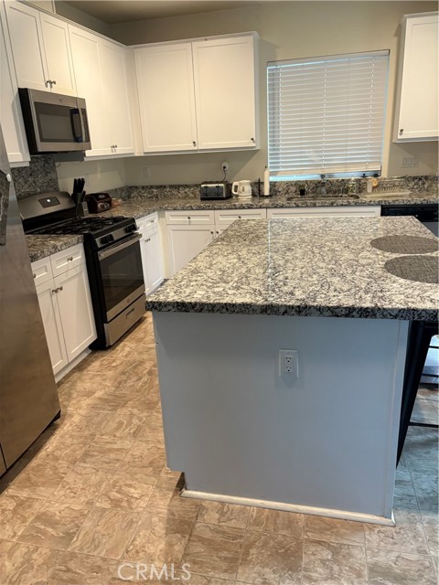 5382 N Alumni Lane, San Bernardino CA: https://media.crmls.org/medias/41252249-462f-4af9-aa0b-7a66e9ec86f0.jpg