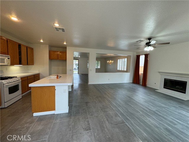 Detail Gallery Image 9 of 30 For 12693 Norwegian St, Corona,  CA 92880 - 3 Beds | 2 Baths