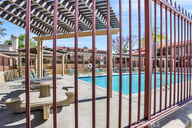 Detail Gallery Image 37 of 38 For 2766 via Hacienda #102,  Fullerton,  CA 92835 - 3 Beds | 2/1 Baths