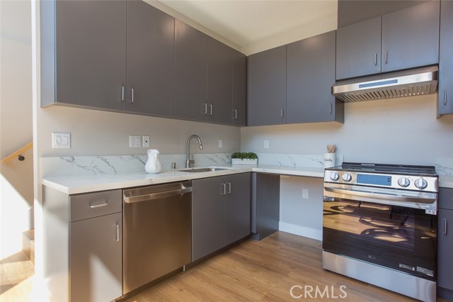 Detail Gallery Image 5 of 33 For 3682 Harriman Ave #2,  El Sereno,  CA 90032 - 3 Beds | 3/1 Baths