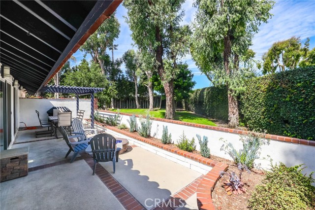 Detail Gallery Image 16 of 22 For 1425 Alpine Ln, Huntington Beach,  CA 92648 - 3 Beds | 2 Baths