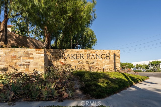 15 Clover, Lake Forest CA: https://media.crmls.org/medias/412656c6-c34c-4774-9169-a4a98ce14e50.jpg
