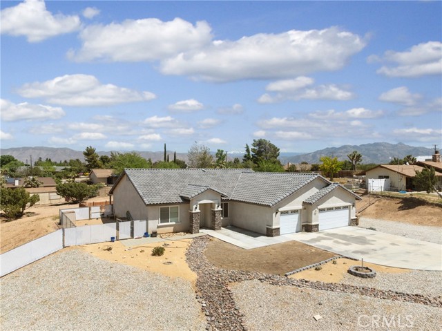 Detail Gallery Image 2 of 40 For 7345 Earhart Ave, Hesperia,  CA 92345 - 5 Beds | 2 Baths