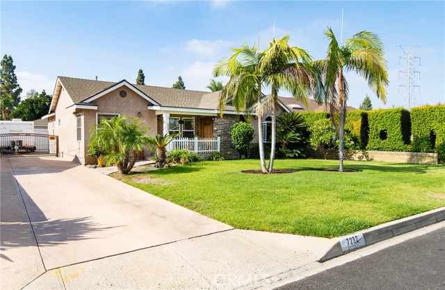 Image 3 for 7232 Irwingrove Dr, Downey, CA 90241