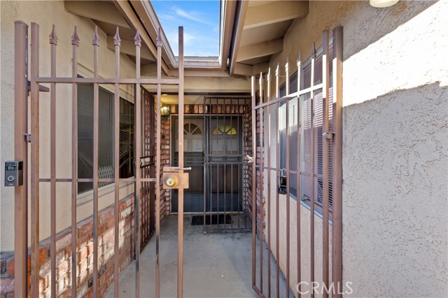 9850 Lombardy, Bloomington CA: https://media.crmls.org/medias/412828a4-7cfe-42c9-a2bc-33ed2be534af.jpg