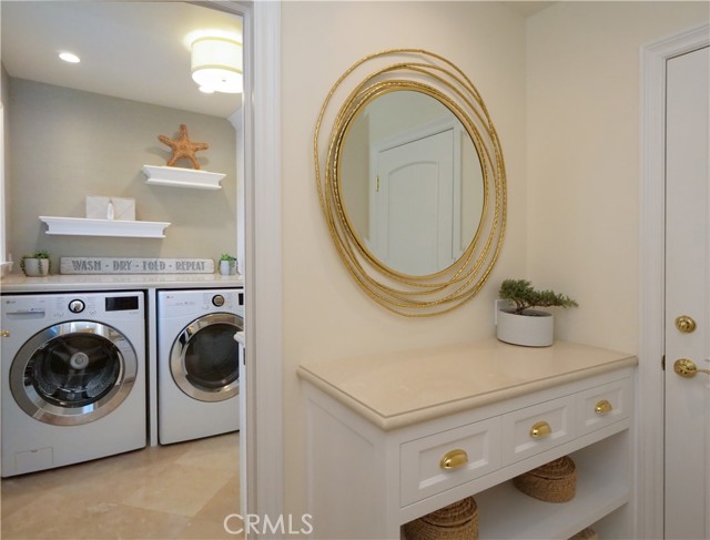 Laundry room entry