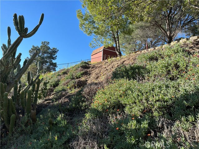 Detail Gallery Image 9 of 9 For 10553 Mcbroom, Sunland,  CA 91040 - 3 Beds | 2 Baths