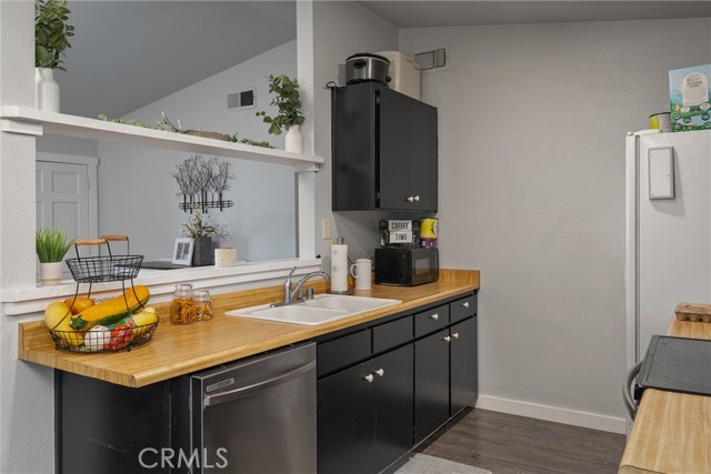 Detail Gallery Image 13 of 48 For 465 Waterford Dr, Chico,  CA 95973 - 5 Beds | 3 Baths