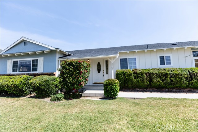 3915 Dwight Way, San Bernardino CA: https://media.crmls.org/medias/4128daf2-24cb-4b46-a38e-2c75c2734e7f.jpg