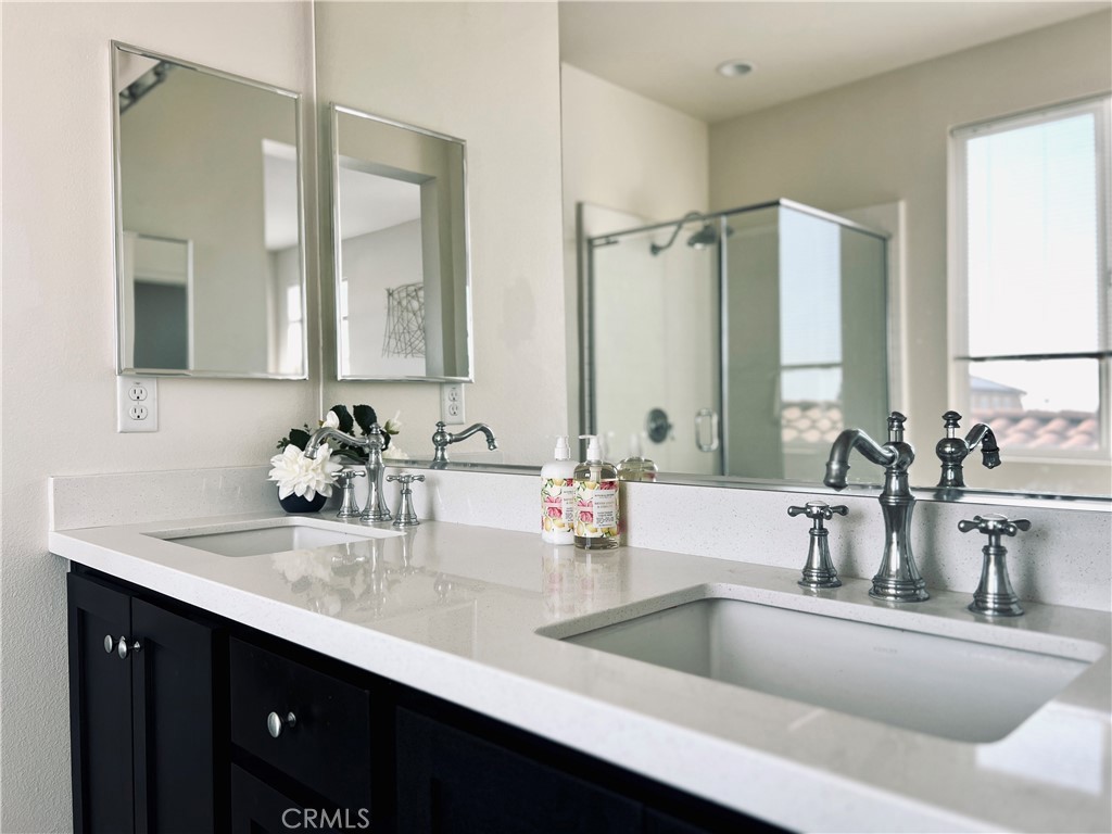 MLS #OC25256644 image #17