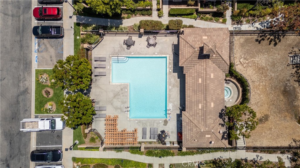 https://media.crmls.org/medias/4129955c-68fd-4f63-985d-0d5d5687eeb4.jpg?preset=X-Large