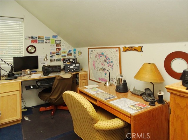 Detail Gallery Image 35 of 41 For 2097 Fox Ln, Big Bear City,  CA 92314 - 4 Beds | 3/1 Baths