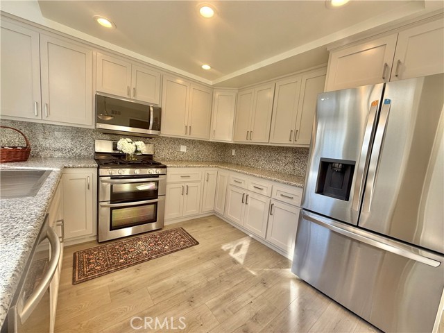 Detail Gallery Image 19 of 64 For 19624 Crystal Hills, Porter Ranch,  CA 91326 - 3 Beds | 3 Baths