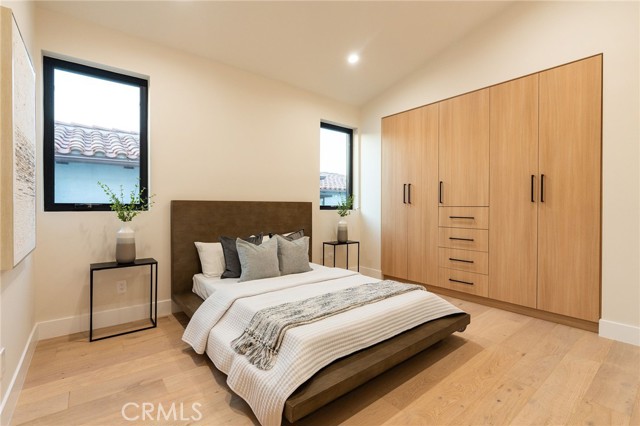 1721 Oak Avenue, Manhattan Beach CA: https://media.crmls.org/medias/412cc841-d9c8-4d3c-8b90-8189271825f7.jpg