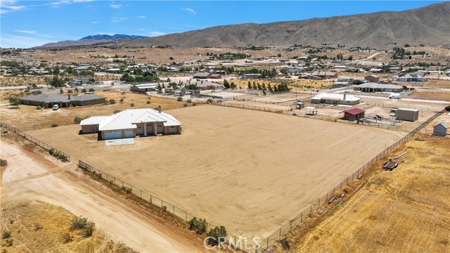 21777 Poppy Road, Apple Valley CA: https://media.crmls.org/medias/412def9f-b893-4511-8179-fbe78e3542f2.jpg