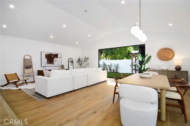 17420 Collins Street photo 7