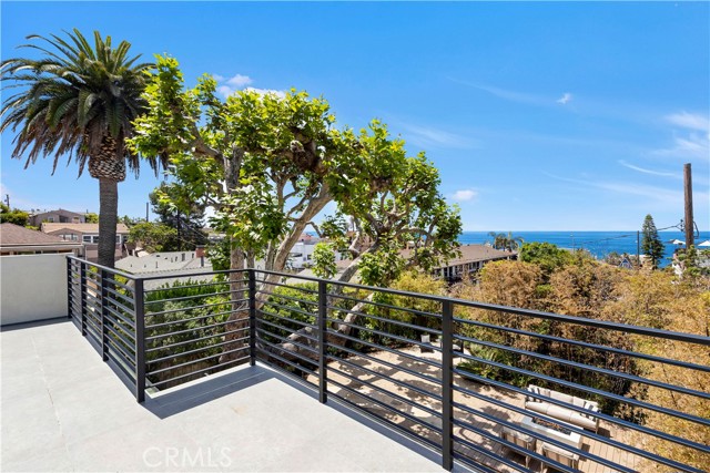 Detail Gallery Image 3 of 46 For 1759 Glenneyre St, Laguna Beach,  CA 92651 - 5 Beds | 5/1 Baths