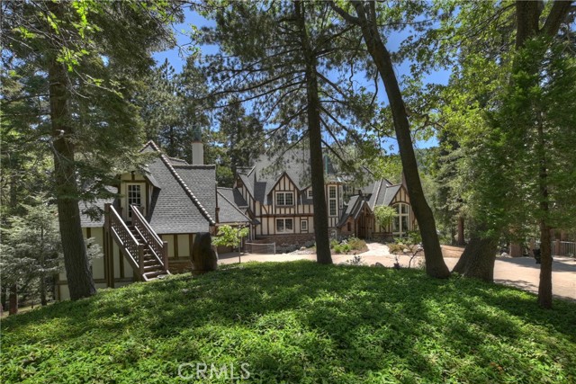 29223 Pigeon Hawk Lane, Lake Arrowhead CA: https://media.crmls.org/medias/412f8f8d-ffe8-40b5-b97a-22ab2ab61220.jpg