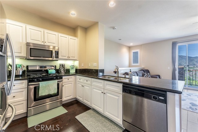 Detail Gallery Image 18 of 26 For 15617 Odyssey Dr #32,  Granada Hills,  CA 91344 - 2 Beds | 2 Baths