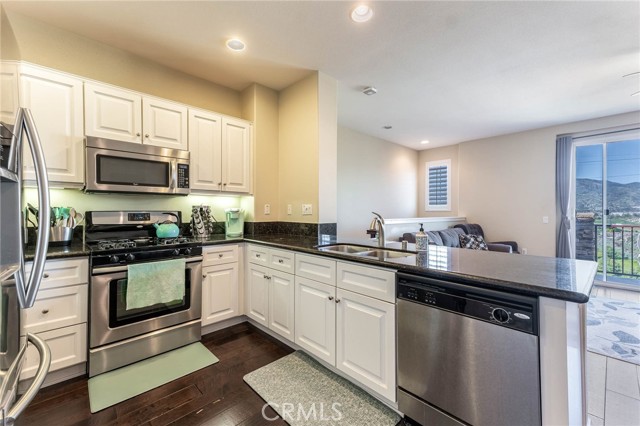 Detail Gallery Image 18 of 26 For 15617 Odyssey Dr #32,  Granada Hills,  CA 91344 - 2 Beds | 2 Baths