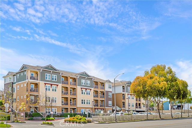 Detail Gallery Image 4 of 33 For 3550 Torrance Bld #209,  Torrance,  CA 90503 - 1 Beds | 1 Baths