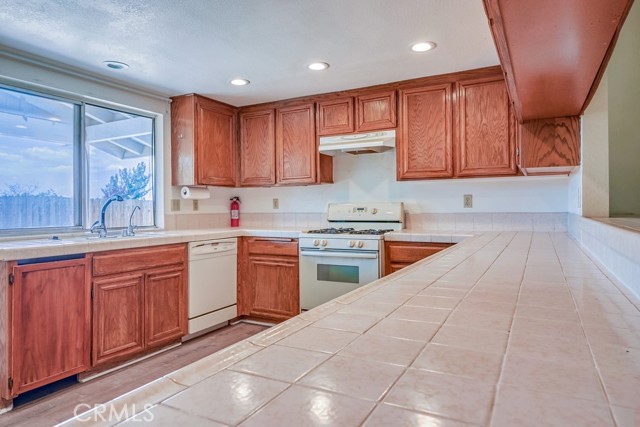 Detail Gallery Image 12 of 28 For 18270 Catalpa St, Hesperia,  CA 92345 - 3 Beds | 2 Baths