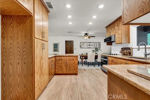 1328 S Cotta Street, Visalia CA: https://media.crmls.org/medias/41312178-d4fb-4ec3-97d2-ecd5008f4615.jpg