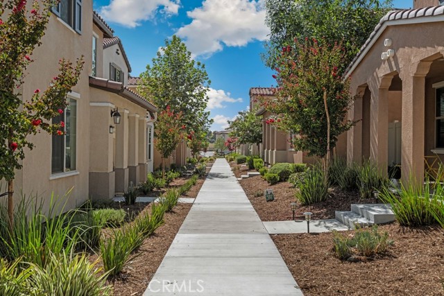 Detail Gallery Image 34 of 45 For 1928 Ray Abril Jr Ln, Colton,  CA 92324 - 4 Beds | 3 Baths